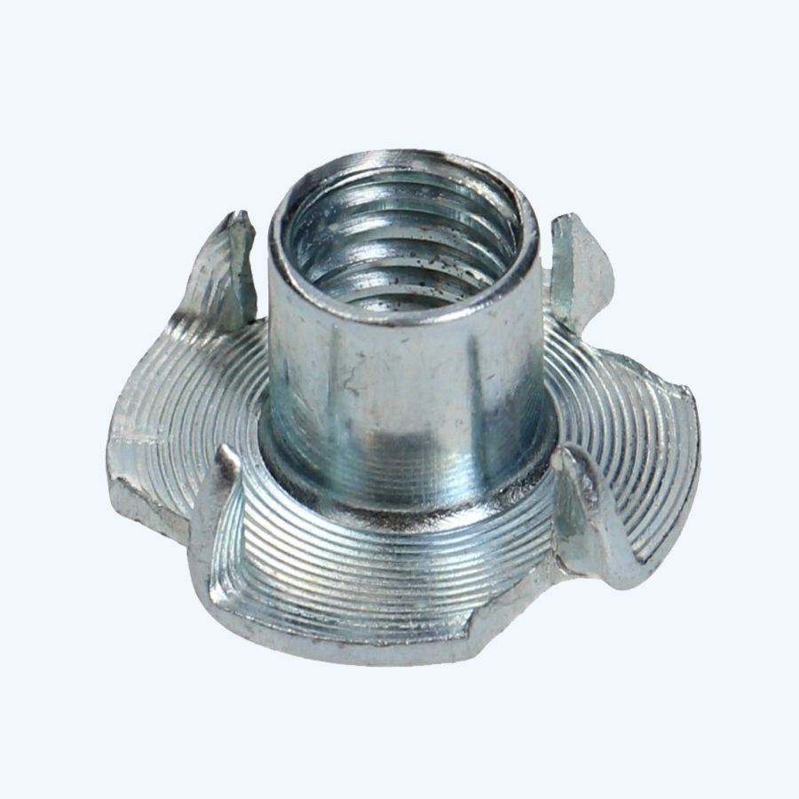 200 Stück Einschlagmuttern M5 verzinkt