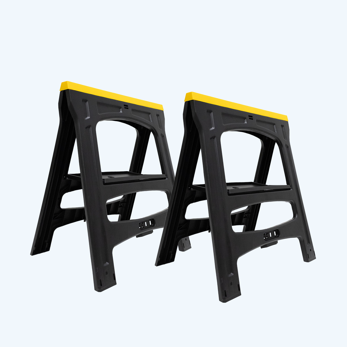 Set aus klappbaren Kunststoff-Arbeitsböcken 78 cm